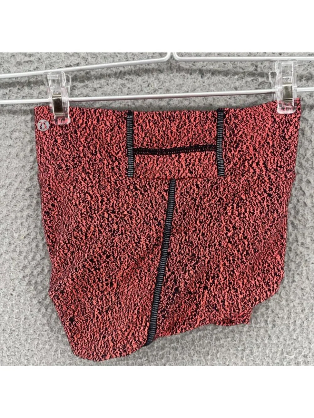 Lululemon Top Knot Toque Womens Electric Coral Black Jacquard Luon Spray Running